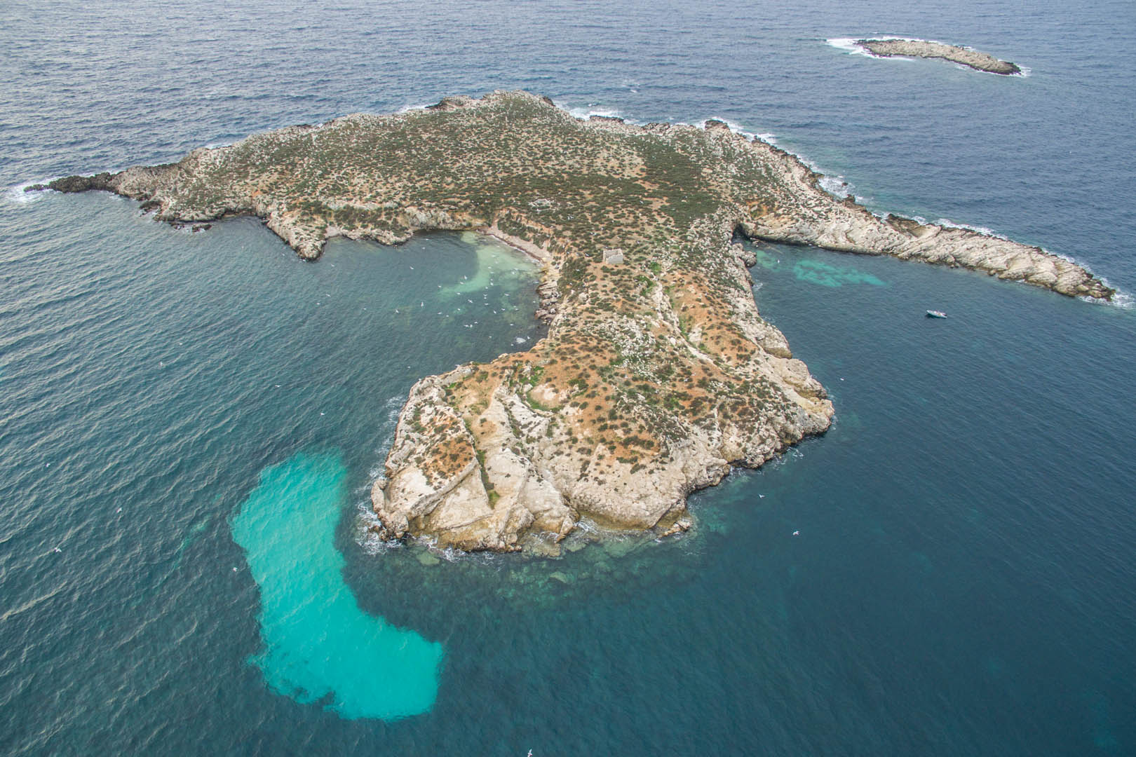 ISOLA - VILLE E CASE AL MARE IN VENDITA NELLE ISOLE